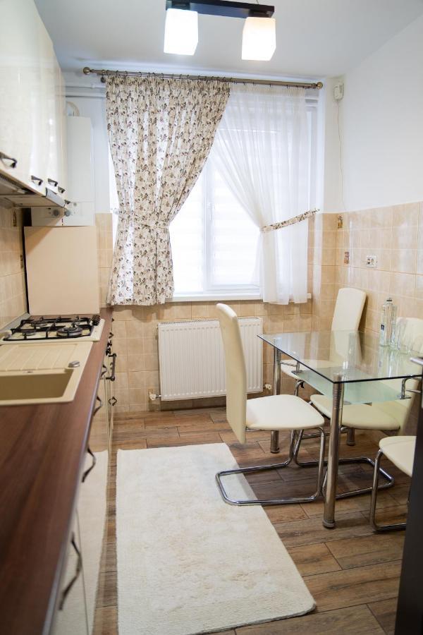 Ultracentral Golden Apartament 2 Suceava Esterno foto